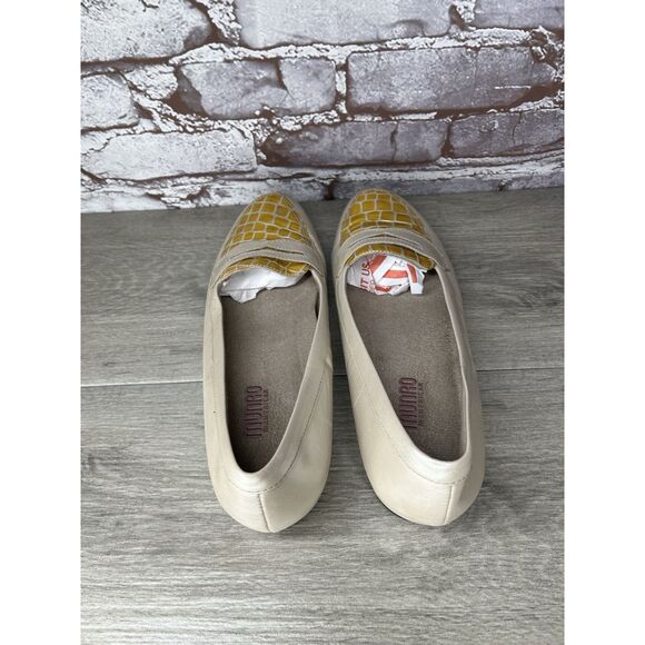 MUNRO Yellow Croc Embossed Pearl Beige Penny Loafers Shoes Women Sz 11M US/42EU - Picture 9 of 16